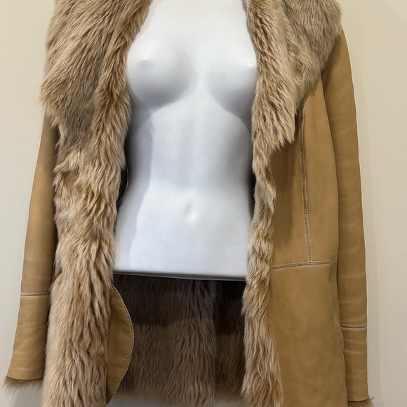 STEPHANE SARTE 100% Genuine Shearling, tan coat. US size S - Picture 8 of 16